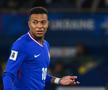 Kylian Mbappe deteriorează intenționat punctul de la 11 metri pentru a-l „ajuta” pe executantul penalty-ului să execute prost / Foto: Facebook footballfun