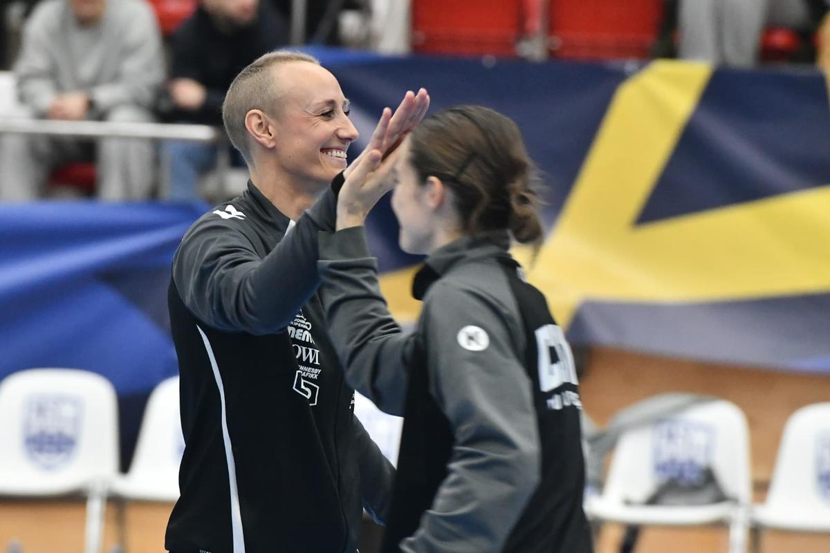 CSM București a condus-o și cu 10 goluri pe Sola, dar a redus turația în ultimele minute » Succes fără emoții în Liga Campionilor