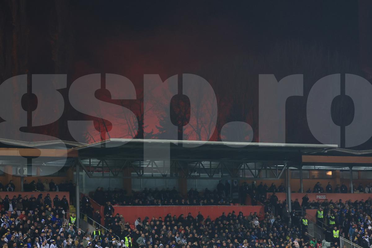 Imagini revoltătoare afișate de bosniaci la meciul cu România