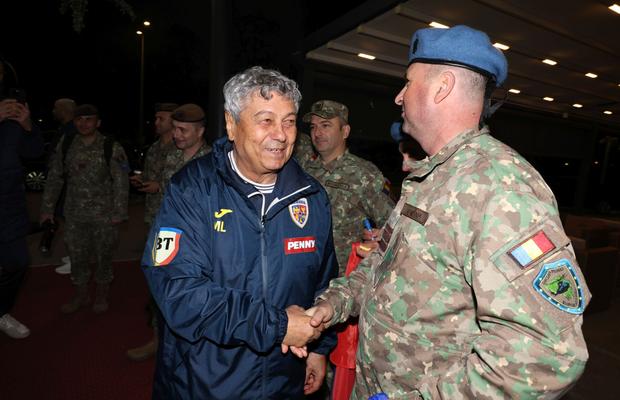 Vizită-surpriză la hotelul din Zenica, înainte de Bosnia - România: „Ca de la căpitan la căpitan”