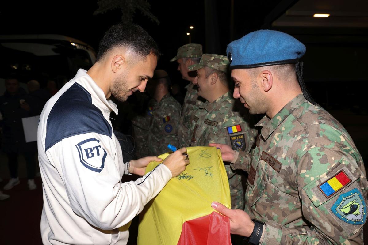 Vizită-surpriză la hotelul din Zenica, înainte de Bosnia - România: „Ca de la căpitan la căpitan”