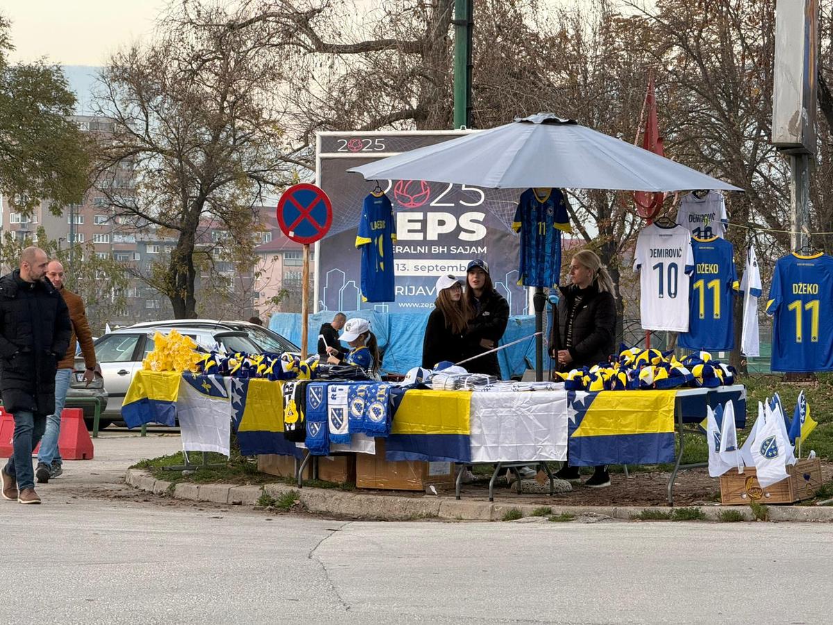 Bosnia - România 3-1 » Tragedia fotbalistică de la Zenica » România are o repriză de coșmar, pierde cu Bosnia și ajunge 100% în ULTIMA urnă la barajul pentru CM! Ce va face Lucescu?