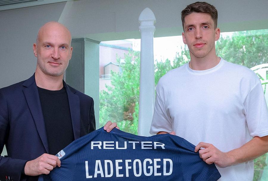 Frederik Ladefoged a semnat pe doi ani cu PSG. Foto: Instagram PSG a transferat de la Dinamo!