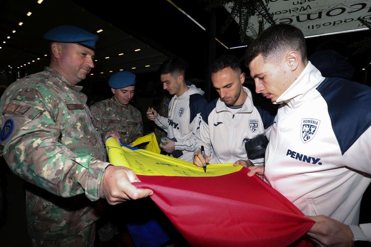„Tricolorii”, vizitați de militari români la Zenica / Foto: site-ul FRF