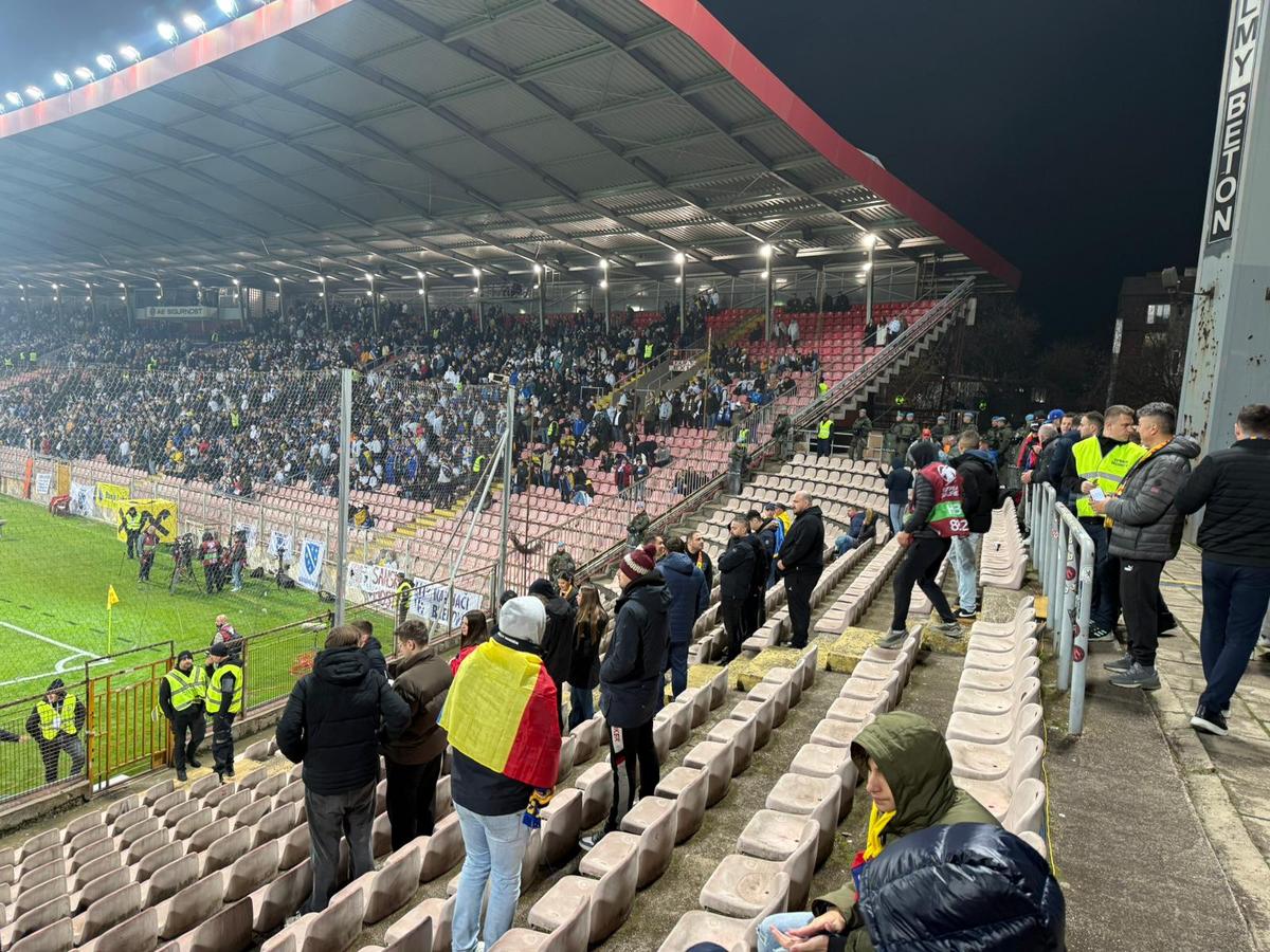 Scandal de proporții înainte de Bosnia - România: „Interziceți românii pe stadion! Escortați-i afară din țară!” » De vină e un banner scandalos pe care ultrașii dinamoviști l-ar fi afișat la Belgrad