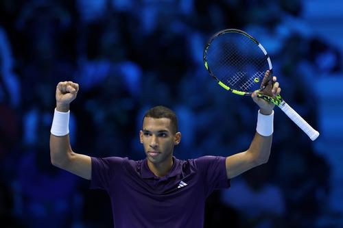 Felix Auger-Aliassime și bucuria sa de la fianlul meciului cu Alexander Zverev FOTO Guliver/GettyImages
