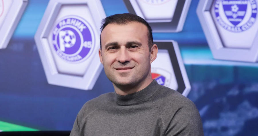Darko Maletic, fostul internațional bosniac trecut și pe la FC Vaslui, este în prezent antrenor. Foto: oslobodjenje.ba „Când mă uit mai bine, era Porumboiu! Incredibil!” » Fostul internațional bosniac trecut pe la Vaslui și-a adus aminte de perioada din România