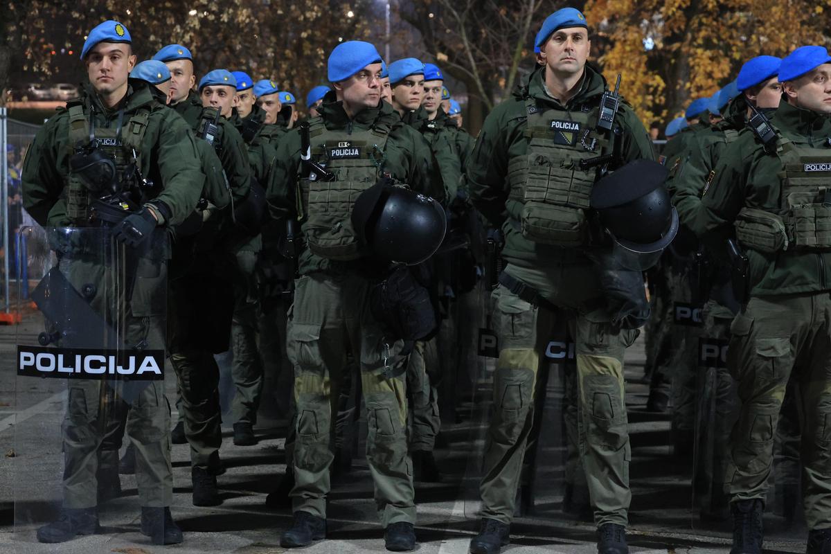 Armata și poliția, la stadion pentru Bosnia - România
