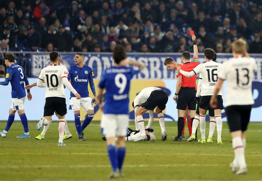 Schalke - Frankfurt 1-0 // VIDEO ȘOCANT! Alexander Nubel i-a scos doi dinți lui Mijat Gacinovic!