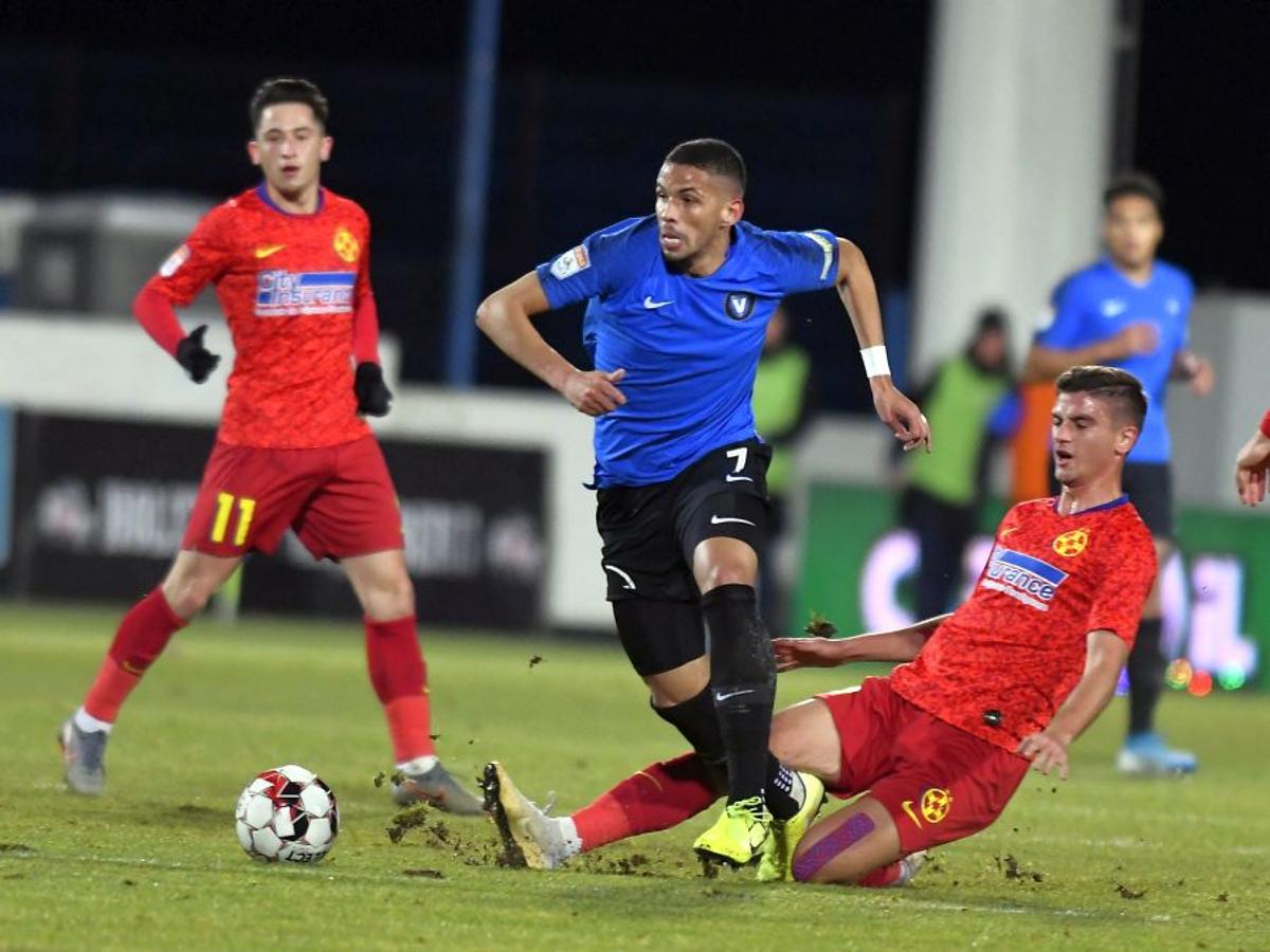 FC Viitorul - FCSB 0-2 // FOTO + VIDEO Deja-vu, nu derby! Cu un Florinel Coman sclipitor, FCSB s-a impus lejer pe terenul Viitorului și trece peste echipa lui Hagi în clasament
