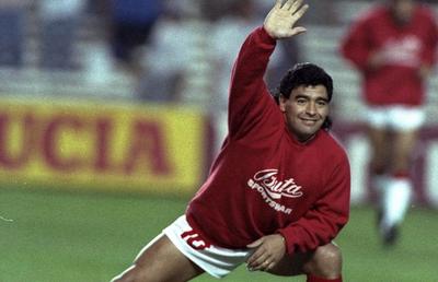 Detectivul care l-a urmărit pe Maradona face dezvăluiri de impact: „18 sau 20 de italieni și argentinieni veneau și plecau din casa lui”
