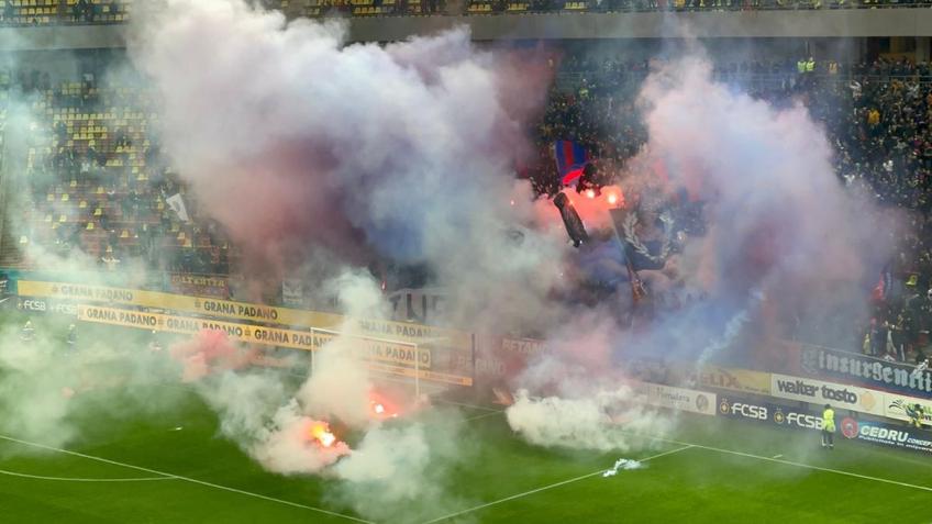 Suporterii FCSB, scandări rasiste la meciul cu Rapid