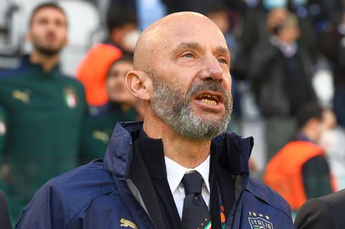 Gianluca Vialli, 58 de ani, părăsește temporar lotul Italiei pentru a se concentra pe tratamentul anticancer.