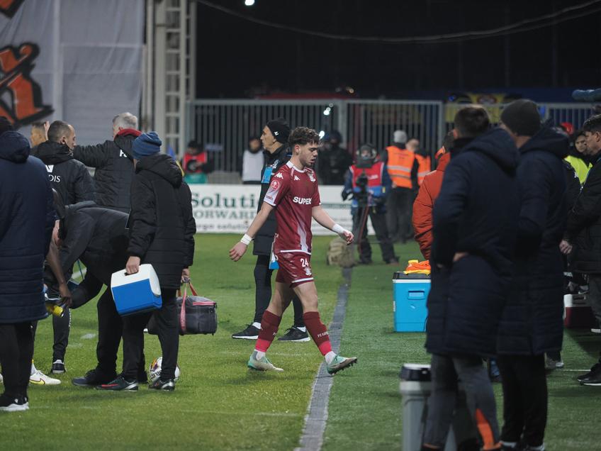 Petrolul și Rapid au remizat, scor 0-0, în runda cu numărul 20 din Superligă. Eliminarea suferită de Andrei Borza, în minutul 6, a influențat soarta partidei. Fundașul giuleștean a primit nota 2 din partea GSP.