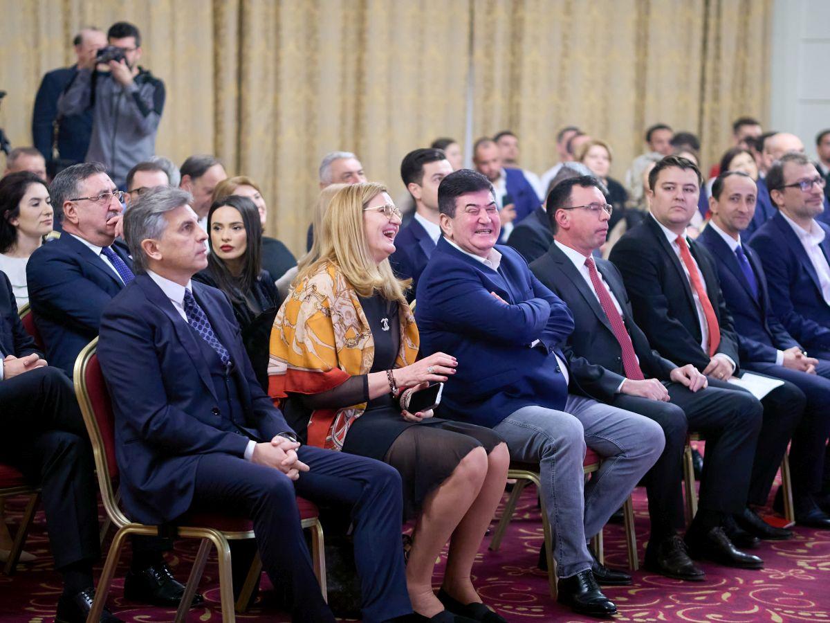 Imagini incredibile! David Popovici și ceilalți performeri de la CS Dinamo, trecuți în planul doi » Cum a apărut Gabi Oprea, fostul șef al MAI, la „Gala Sportului Dinamovist”