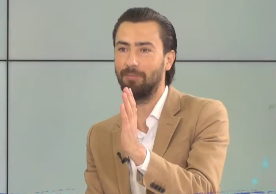 Daniel Carciug Apariție neașteptată în tribună la Dinamo - Craiova » Ce a făcut tot timpul meciului