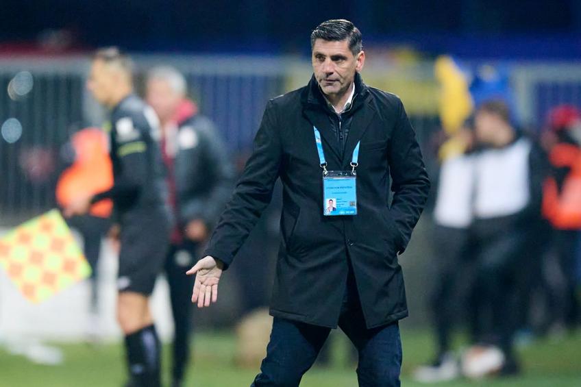 Petrolul și Rapid au remizat, scor 0-0, în runda cu numărul 20 din Superligă. Florin Pârvu, antrenorul „lupilor galbeni”, a fost implicat într-o contră cu suporterii după meci.