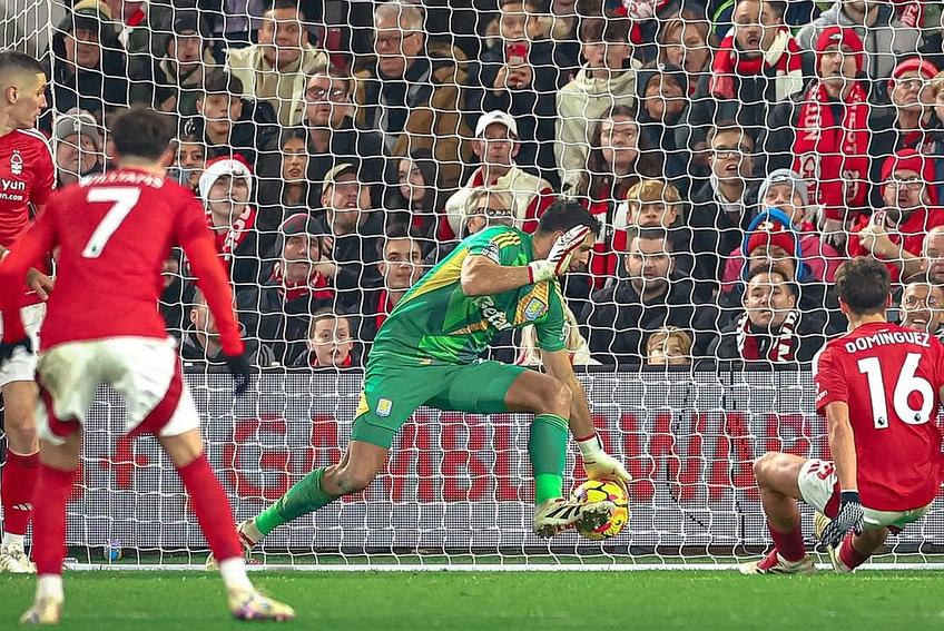 Emiliano Martinez, parada sezonului în Premier League. Foto: Instagram