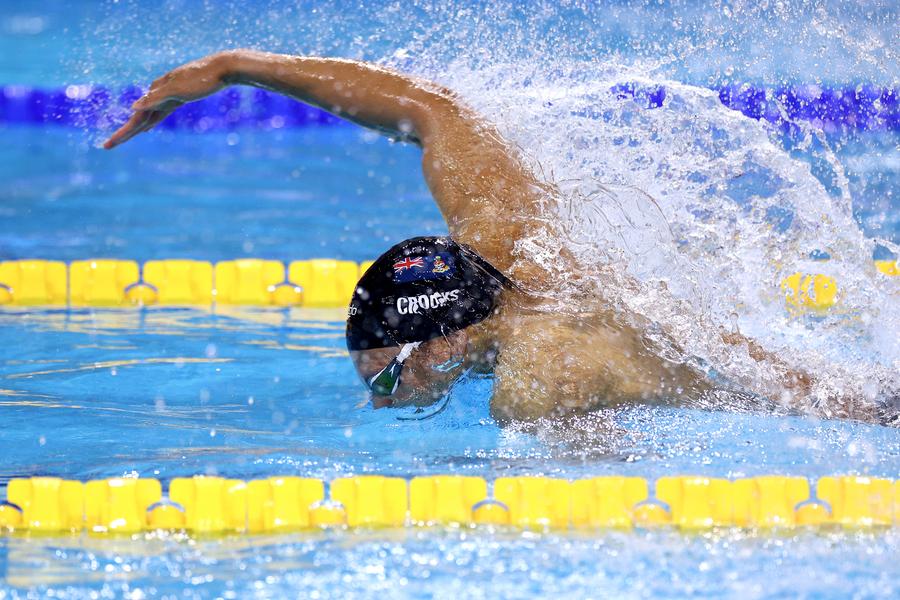 Jordan Crooks în acțiuen al Budapesta FOTO Guliver/GettyImages Primul înotător care a coborât sub 20 de secunde în proba de 50 m liber vine din Insulele Cayman, unde sunt doar bazine de 25 de metri: „Am crescut în cel mai frumos loc de pe Pământ”