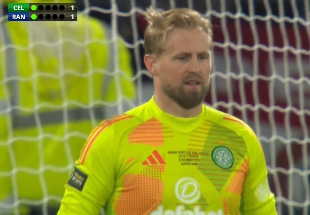 „Nu-ți merge cu mine!” » Schmeichel a încercat să-l păcălească pe Ianis Hagi, dar românul n-a șovăit. Filmul penalty-ului din finală