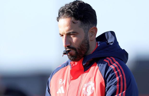 Gary Neville crede că jucătorii lui Manchester United încep să sufere dintr-un motiv „ascuns” în mandatul lui Amorim