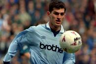 Fostul fotbalist de la Manchester City a fost ales președintele unui stat european » Scandal imens: opoziția a boicotat alegerile
