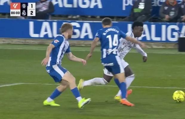 Real Madrid a făcut iureș pentru un penalty neacordat » Vinicius: „Nu l-a dat pentru că am fost eu”