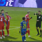 Florin Tănase, cartonaș galben pentru proteste în Slobozia - FCSB // FOTO: captură Prima Sport