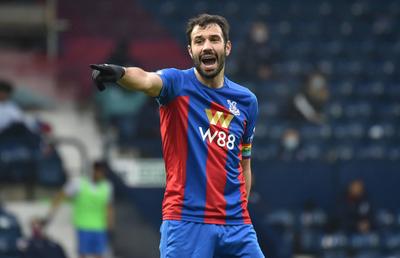 Scandal la Crystal Palace » Doi jucători s-au bătut pe teren în timpul unui antrenament!