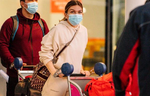 GALERIE FOTO Cum arată camera de lux în care e cazată Simona Halep înainte de Australian Open! Cât costă pe noapte