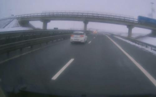 Accident evitat în ultimul moment pe Autostrada A3 Gilău-Turda!