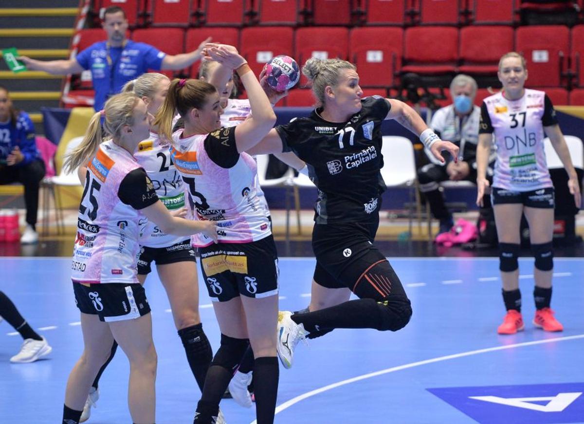 CSM BUCUREȘTI – VIPERS 22-29 » „Tigroaicele”, 3 înfrângeri la rând în Liga Campionilor! Cristina Neagu a vorbit despre plecare