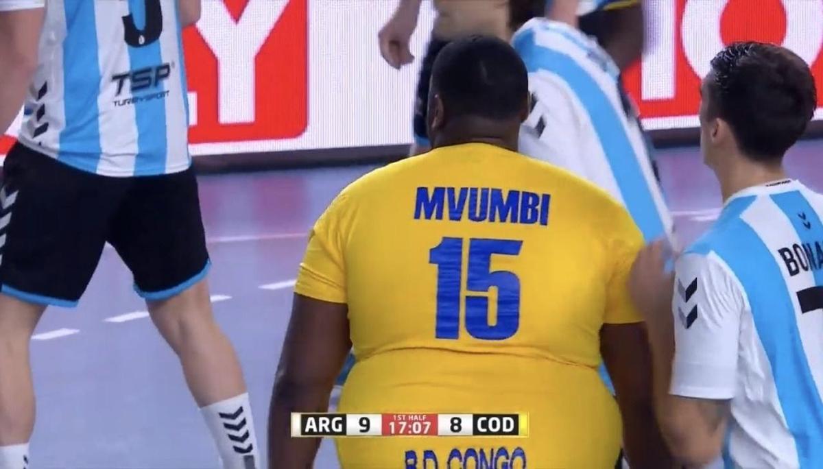 Ca de la gigant la gigant! » Ce i-a scris Shaquille O'Neal pivotului congolez care a șocat prin forma fizică lumea sportului