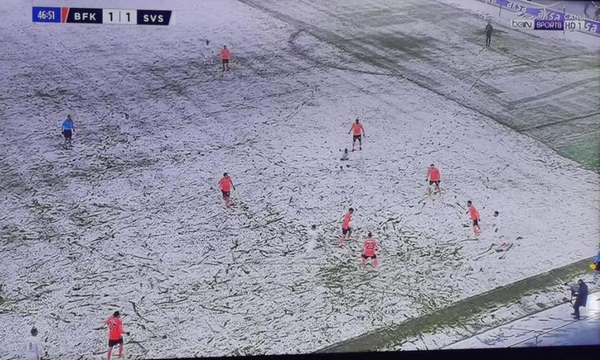 Meciul Istanbul Bașakșehir - Sivasspor 1-1, din runda #19 a campionatului Turciei, a oferit imagini cu adevărat inedite.