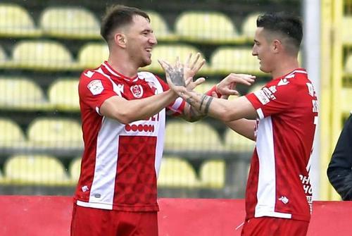 Ruptura dintre Steliano Filip (27 de ani) și conducerea lui Dinamo este definitivă. Fundașul stânga nu mai vrea să continue în „Ștefan cel Mare”, deranjat de atitudinea șefilor din „Groapă”.