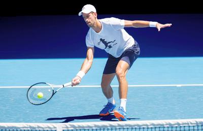 Emoții pentru Novak Djokovic cu o zi înainte de debutul la Australian Open: s-a antrenat cu piciorul bandajat! Anunțul de ultimă oră făcut de sârb