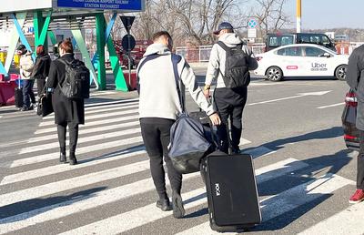 FCSB s-a întors din Antalya » Și cu brațul imobilizat, „Iron Man” Olaru n-a vrut să audă de ajutor