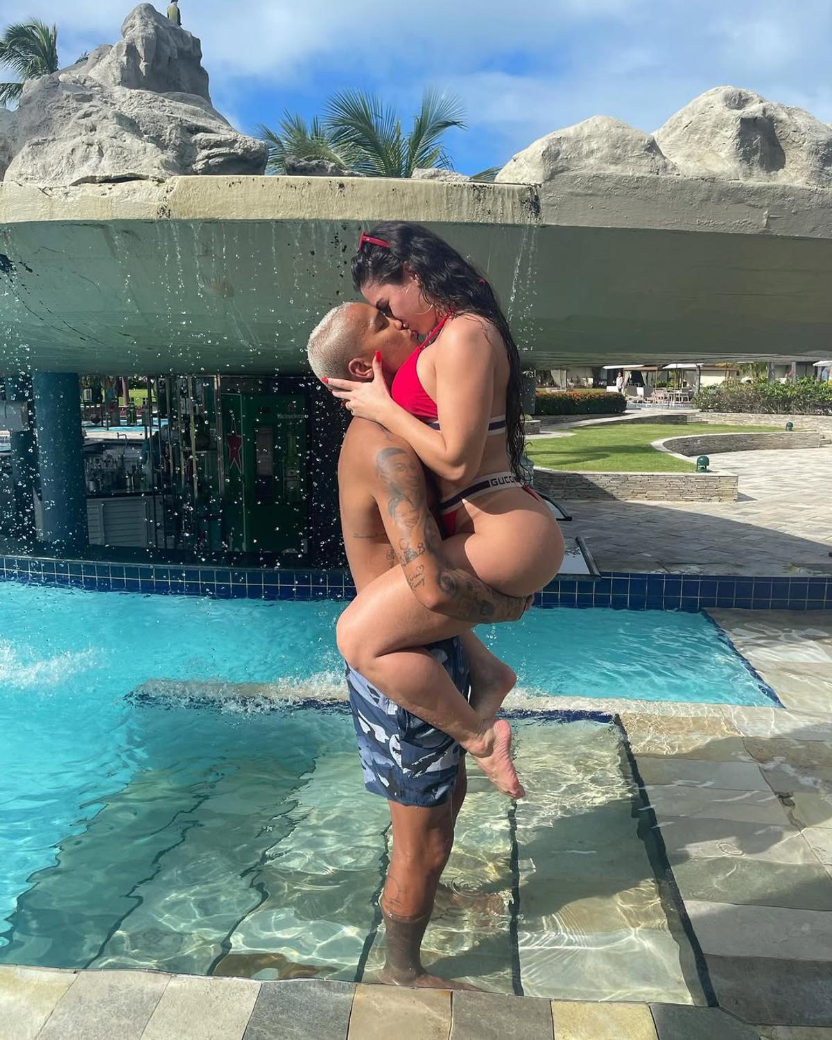 Karina Alexandre, soția lui Deyverson