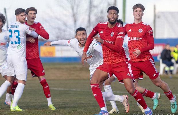 Lovitură pentru echipele din Superliga! Jucătorii care nu pot fi legitimați dintr-un motiv incredibil