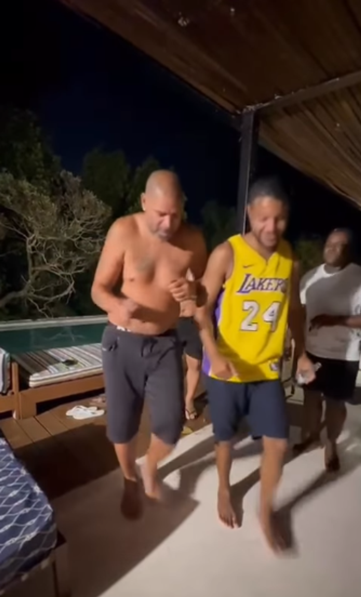 După fotbal, cucerește și străzile din Rio! Încă un episod de pomină cu „Împăratul” Adriano