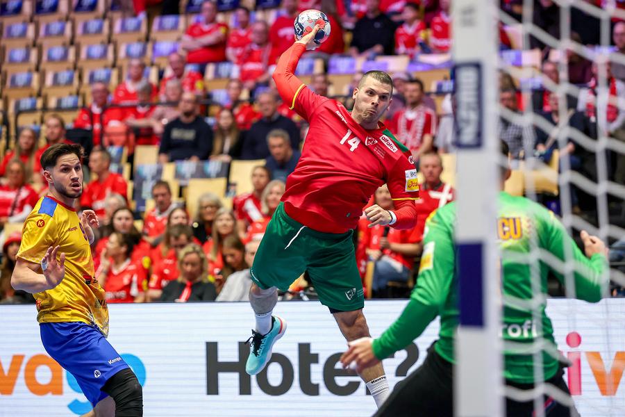 Rui Silva, „centrul” Portugaliei // FOTO: Imago Images Prima reacție din tabăra României, direct de pe parchet, după eșecul suferit la Europeanul de handbal masculin