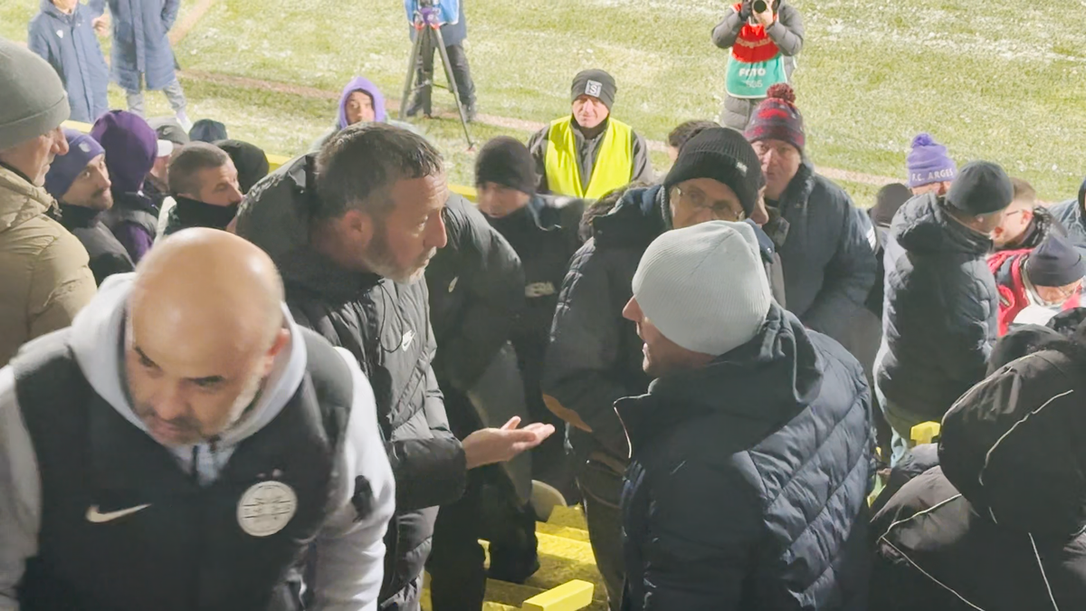 Mihai Stoica, în conflict cu spectatorii la Argeș - FCSB