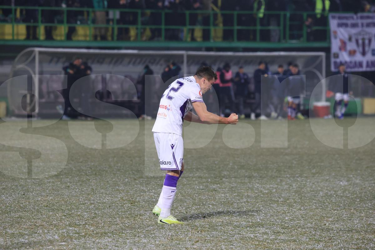 Imagini de la finalul meciului FC Argeș - FCSB