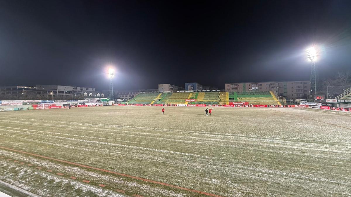 Cum se prezintă gazonul înainte de FC Argeș - FCSB