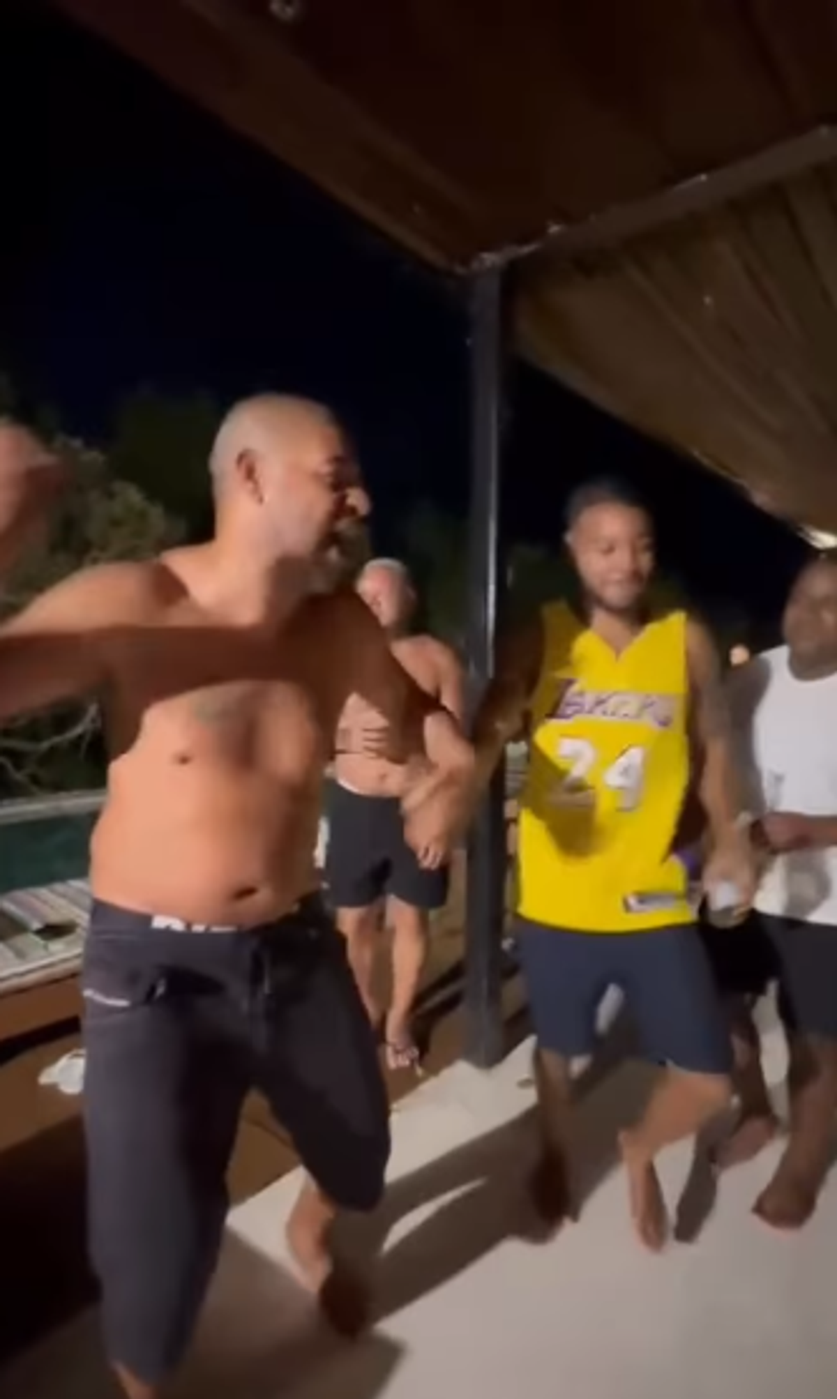 Adriano a devenit din nou viral pe rețelele sociale
