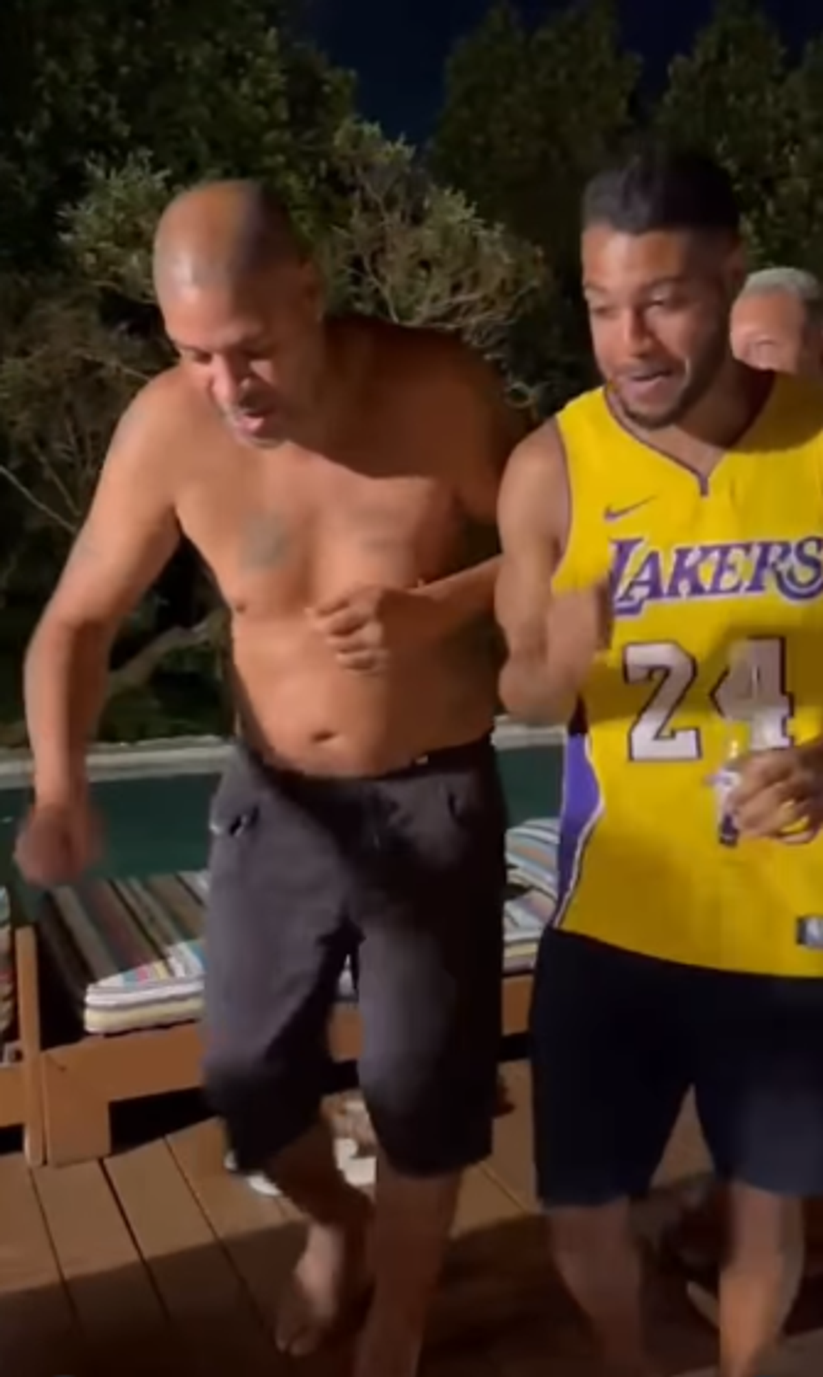 După fotbal, cucerește și străzile din Rio! Încă un episod de pomină cu „Împăratul” Adriano
