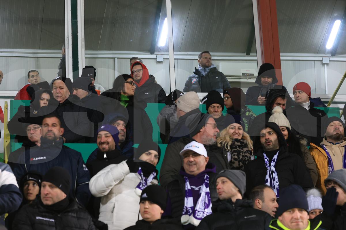 Mihai Stoica, în conflict cu spectatorii la Argeș - FCSB