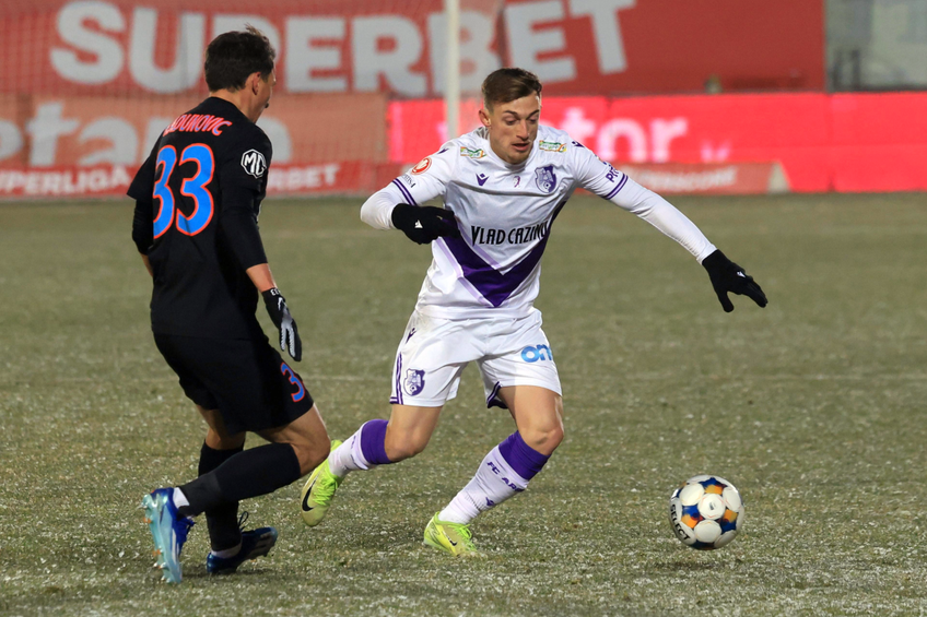 Claudiu Micovschi, în FC Argeș - FCSB // foto: Ionuț Iordache