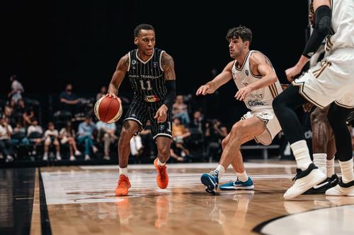 Daron Russell, în duelul cu Dubai Basketball din octombrie 2025/Foto: aba-liga.com