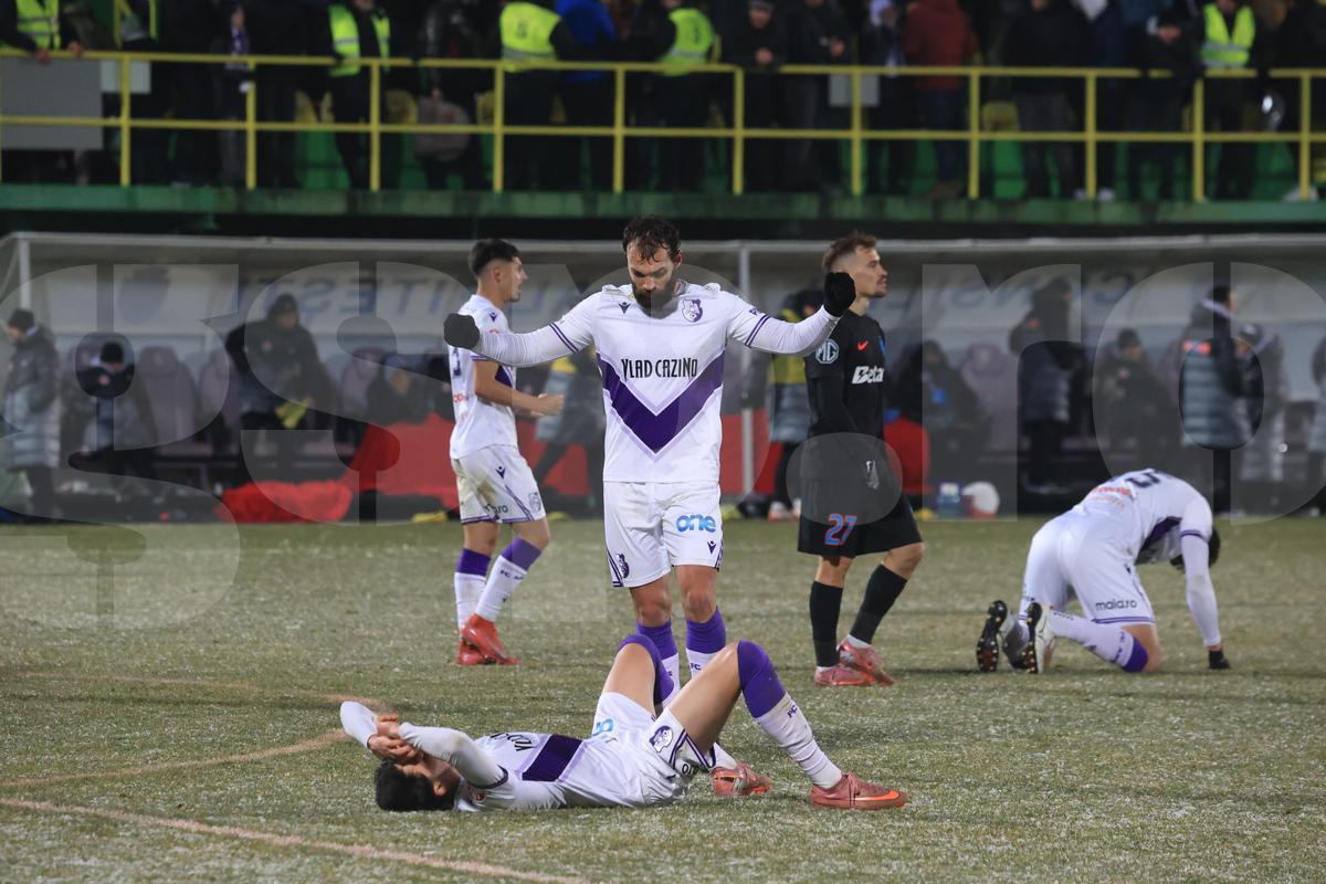 Imagini de la finalul meciului FC Argeș - FCSB